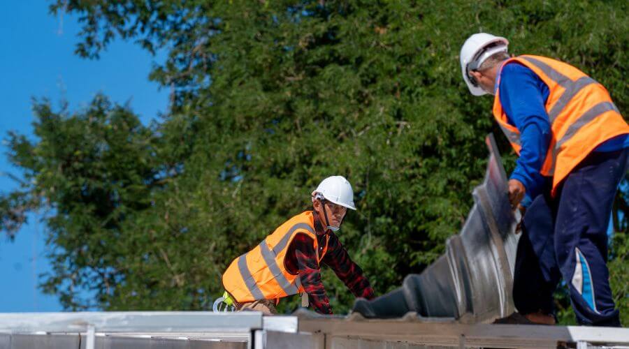 Expert Emergency Roof Repairs services in Du Pont, GA